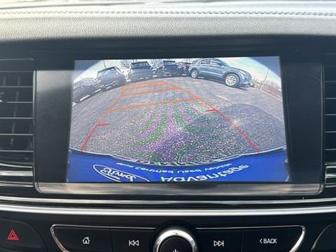 Used 2018 Buick Regal Essence FWD image 25
