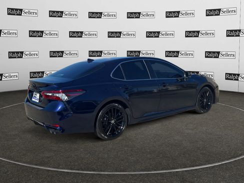 Used 2022 Toyota Camry XSE image 6