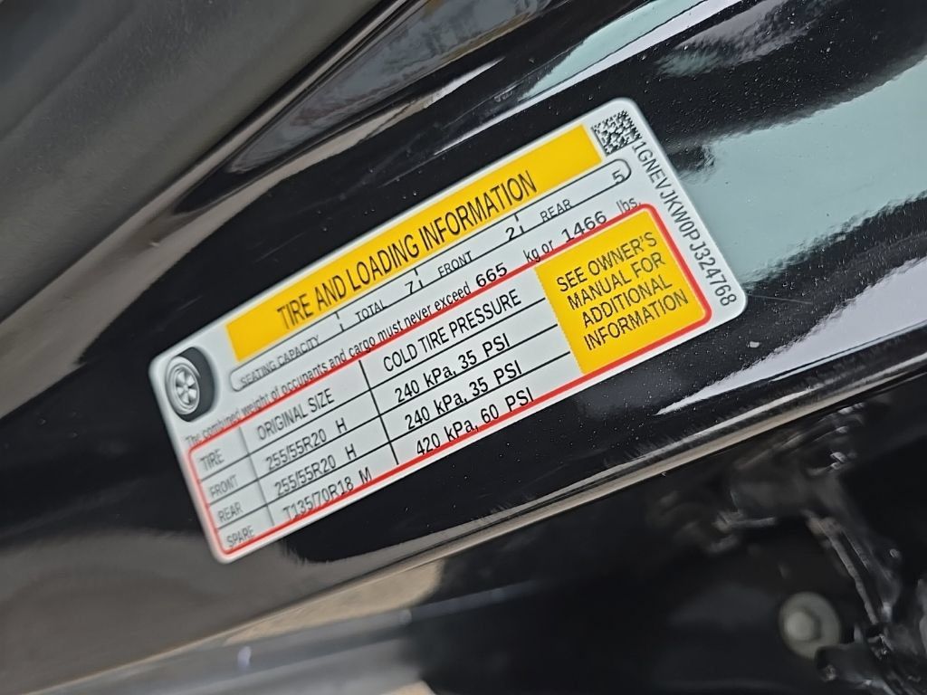 Used 2023 Chevrolet Traverse RS w/ LPO, Floor Liner Package AWD/4WD image 13