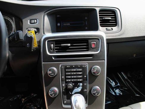 Used 2013 Volvo S60 T6 AWD/4WD image 22