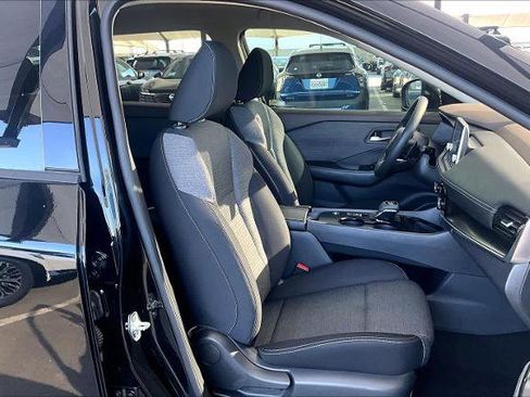 Certified 2021 Nissan Rogue SV image 8