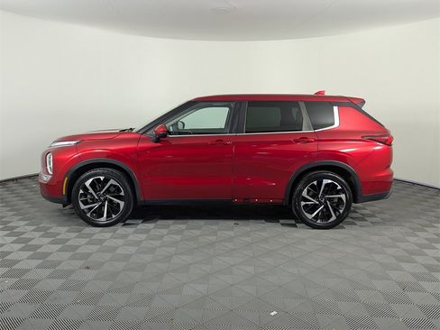 Used 2022 Mitsubishi Outlander ES image 8