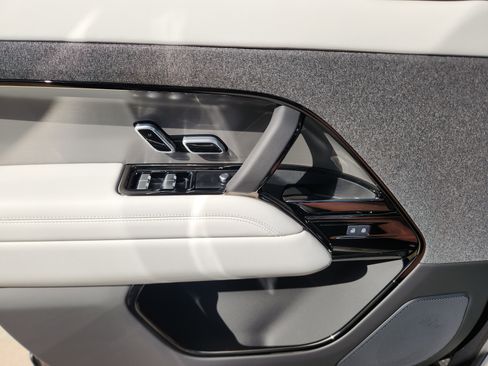 New 2026 Land Rover Range Rover Sport SE image 21