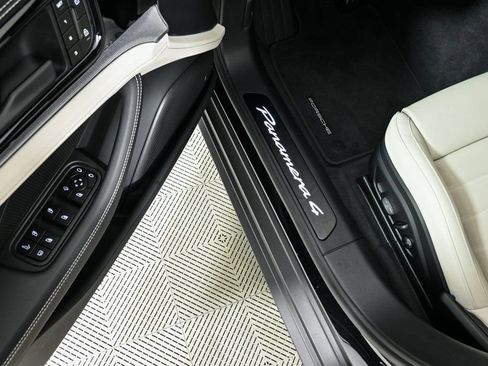 New 2026 Porsche Panamera 4 E-Hybrid image 8