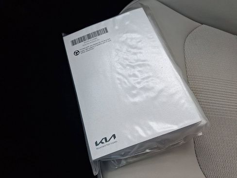 Certified 2023 Kia Niro EX image 25