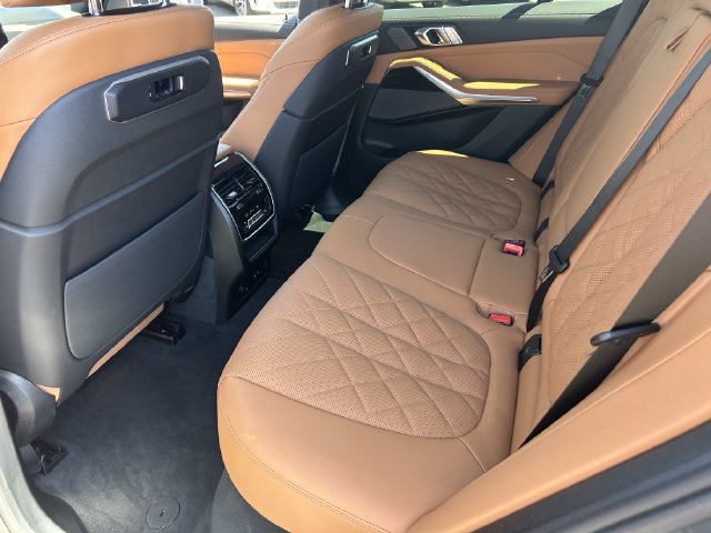 Used 2026 BMW X5 sDrive40i w/ Premium Package RWD image 17