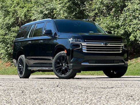 Used 2021 Chevrolet Suburban High Country AWD/4WD image 2