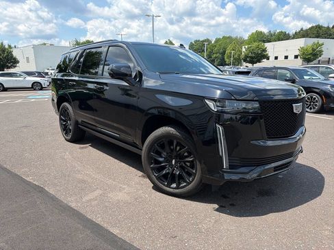 Used 2023 Cadillac Escalade Sport w/ LPO, ONYX Package AWD/4WD image 5