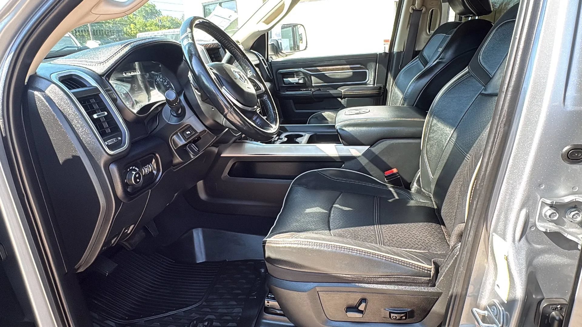 Used 2021 RAM 3500 Laramie AWD/4WD image 8