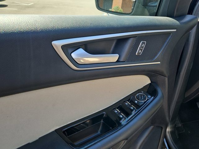 Used 2019 Ford Edge SEL AWD/4WD image 24