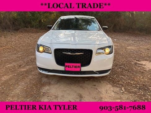 Used 2019 Chrysler 300 Touring w/ Sport Appearance Package image 2