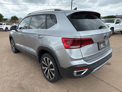 Used 2022 Volkswagen Taos SE image 5