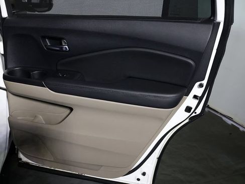 Used 2019 Honda Pilot Touring image 33