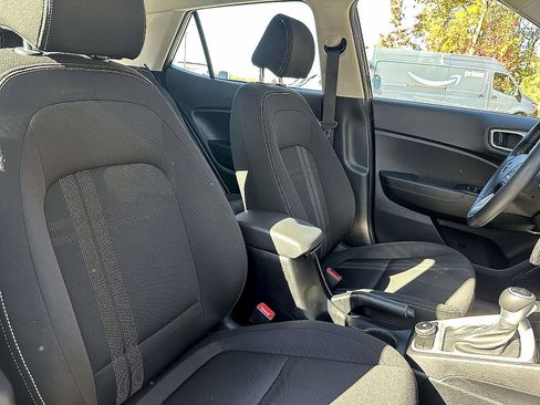 Used 2023 Hyundai Venue SEL w/ Cargo Package image 10