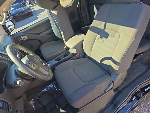 Used 2015 Nissan Frontier S image 17