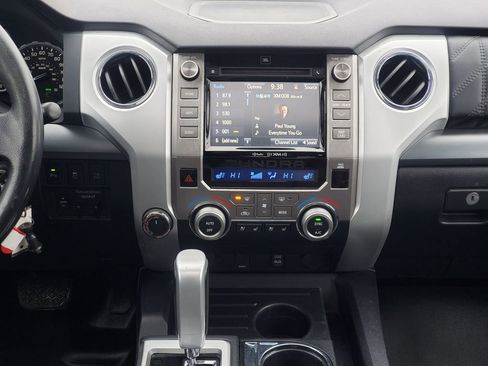 Used 2019 Toyota Tundra 4x4 CrewMax image 33