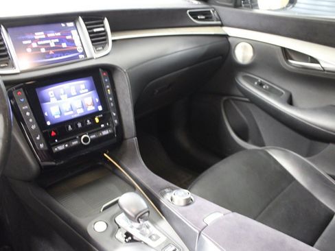 Used 2019 INFINITI QX50 Essential w/ Sensory Package image 31