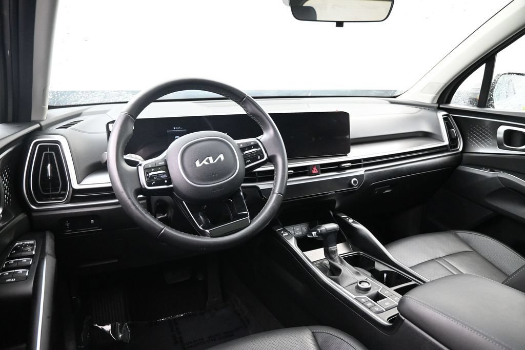 Certified 2024 Kia Sorento S w/ Panoramic Sunroof Package AWD/4WD image 11
