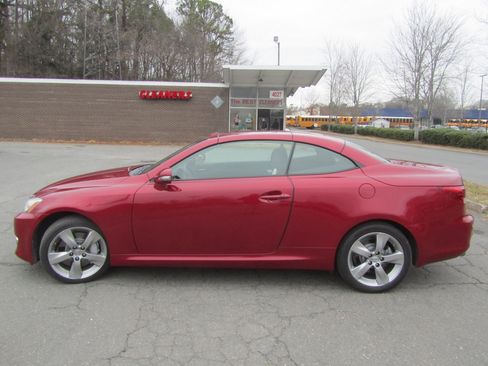 Used 2010 Lexus IS 350C image 12