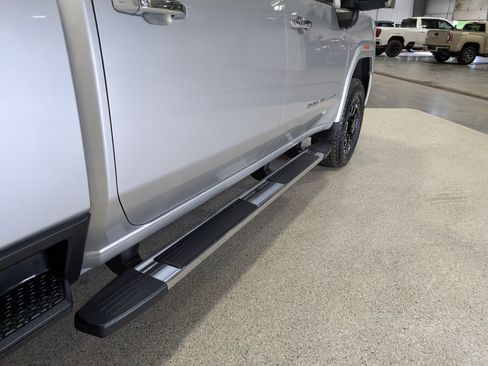Used 2023 GMC Sierra 2500 Denali AWD/4WD image 11