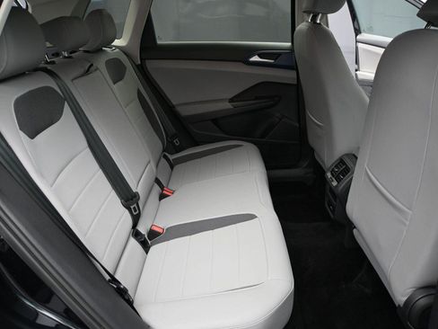 Used 2024 Volkswagen Taos SE image 20