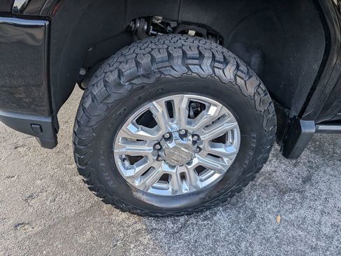 Certified 2023 GMC Sierra 2500 Denali w/ Denali Ultimate Package image 9