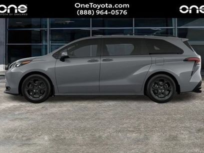 New 2025 Toyota Sienna XLE Woodland Edition