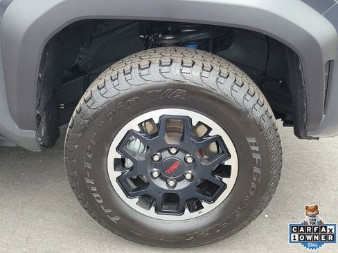 Used 2025 Toyota Tacoma TRD Off-Road AWD/4WD image 5