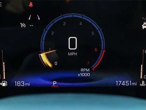 Used 2025 Chevrolet Trax LT w/ LT Convenience Package image 26