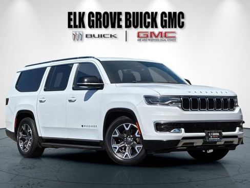 Used 2023 Jeep Wagoneer L Series III w/ Preferred Equipment Group AWD/4WD image 2