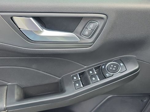 Used 2024 Ford Escape SE FWD image 13