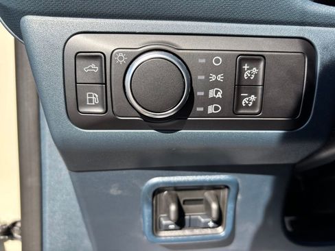 New 2025 Ford Maverick XL w/ Equipment Group 101A image 15