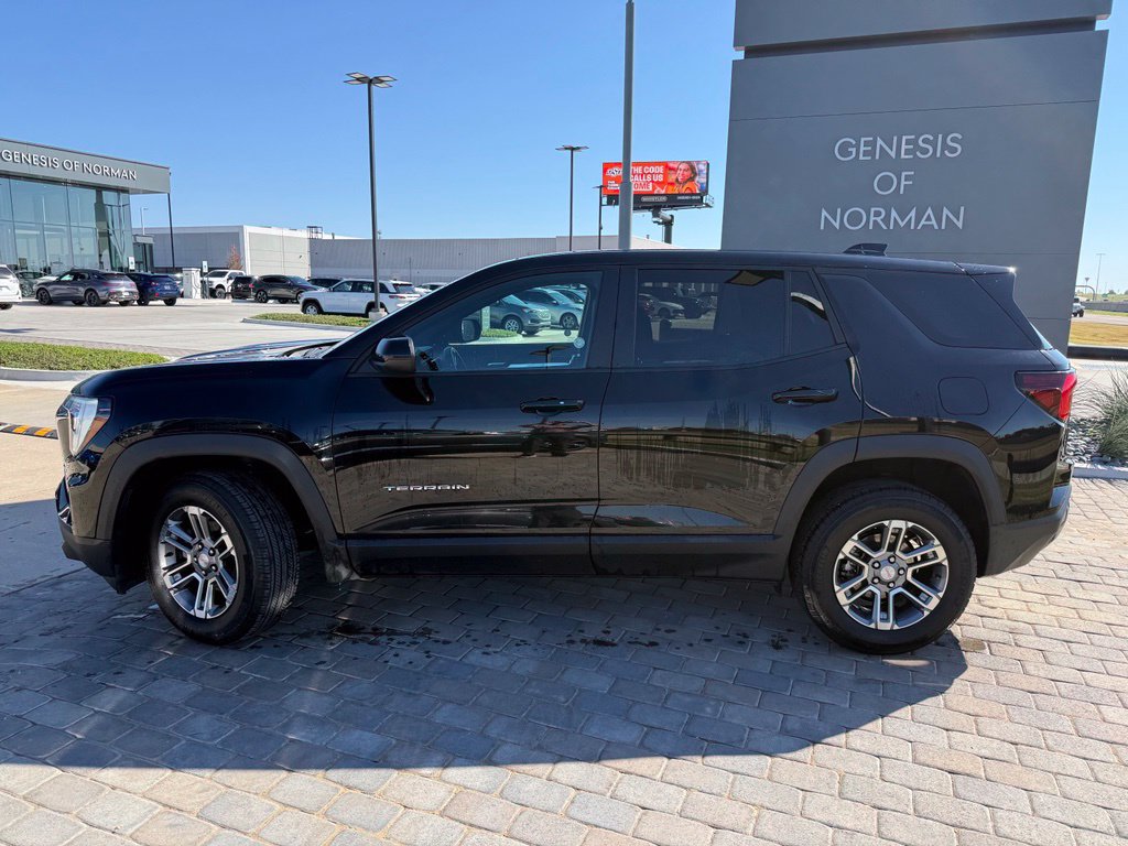 Used 2026 GMC Terrain Elevation FWD image 2