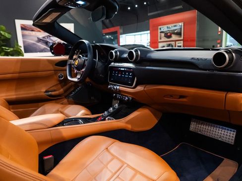 Used 2020 Ferrari Portofino image 44