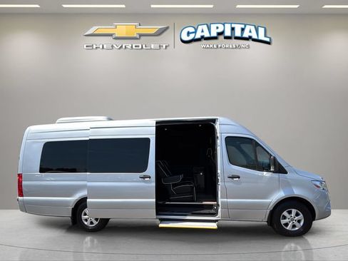 Used 2021 Mercedes-Benz Sprinter 2500 image 11