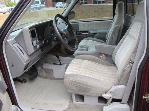 Used 1993 Chevrolet Silverado 1500 4x4 Regular Cab image 17