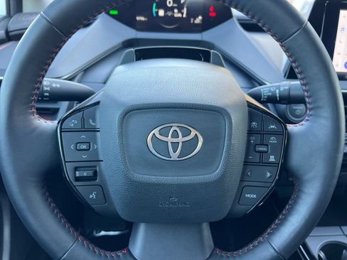 Used 2025 Toyota Prius Plug-In Hybrid FWD image 22