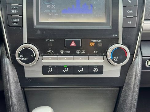 Used 2013 Toyota Camry SE FWD image 12