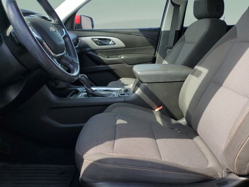 Used 2018 Chevrolet Traverse LT FWD image 16