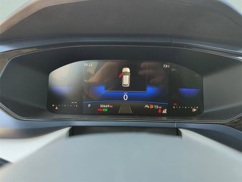 Certified 2023 Volkswagen Taos SE w/ Panoramic Sunroof Package image 18