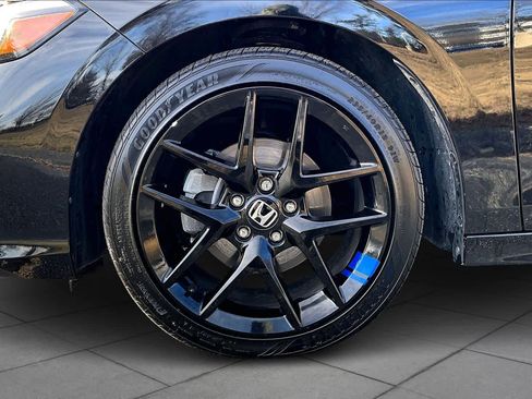 Used 2025 Honda Civic Sport image 9