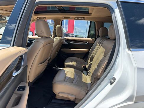Used 2021 Cadillac XT6 Premium Luxury w/ Platinum Package AWD/4WD image 16