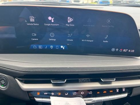 Used 2025 Cadillac XT4 Premium Luxury FWD image 10