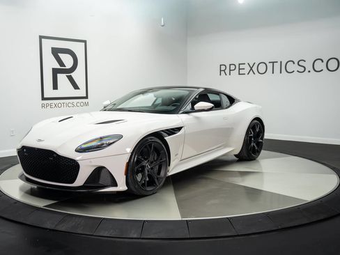 Used 2019 Aston Martin DBS Superleggera RWD image 5