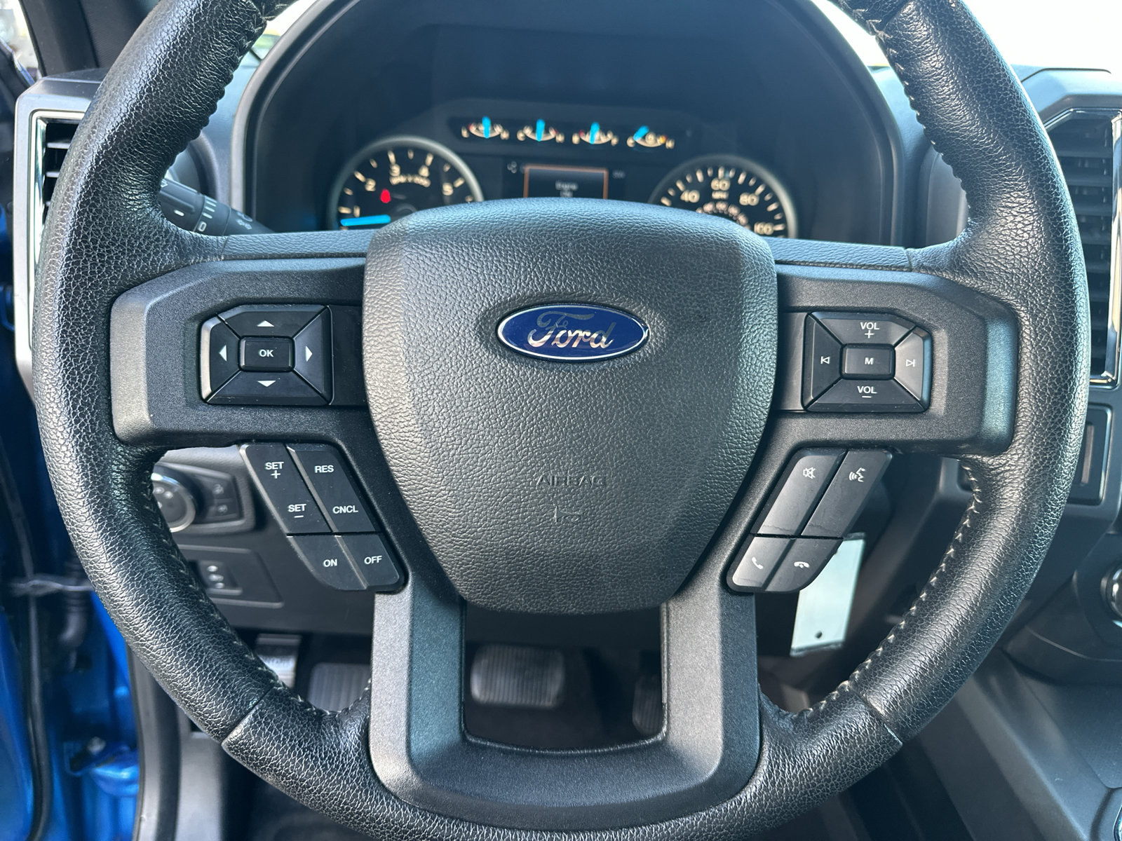 Used 2015 Ford F150 XLT w/ Equipment Group 302A Luxury AWD/4WD image 18