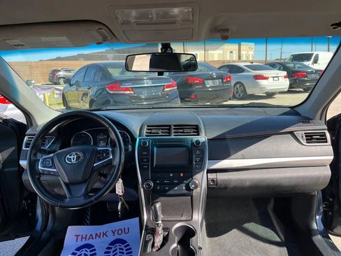 Used 2016 Toyota Camry SE image 19