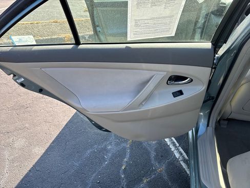 Used 2009 Toyota Camry LE FWD image 23