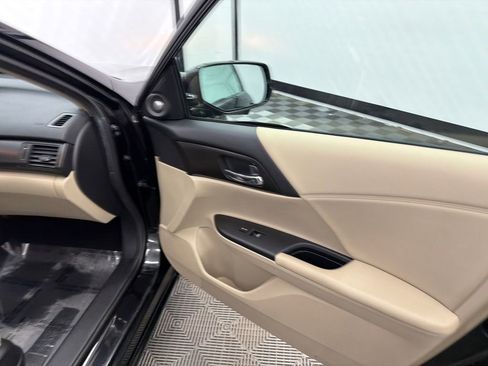 Used 2015 Honda Accord EX-L image 16