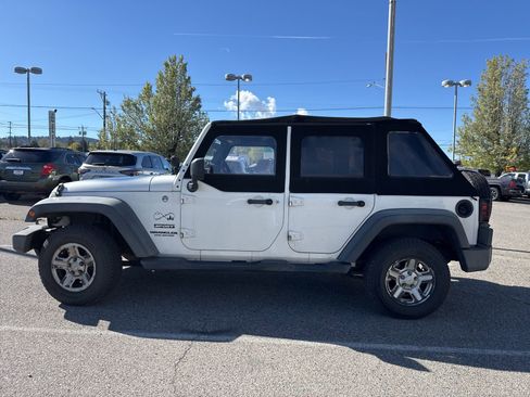 Used 2010 Jeep Wrangler Unlimited Sport AWD/4WD image 9