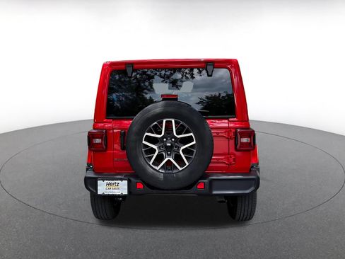 Used 2025 Jeep Wrangler Unlimited Sahara AWD/4WD image 6